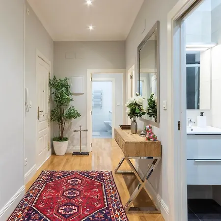 Amplio Y Elegante En Casco Viejo Con Parking Bilbao