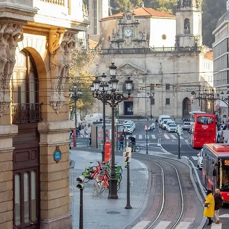Amplio Y Elegante En Casco Viejo Con Parking * בילבאו