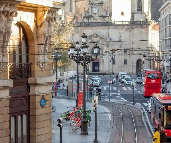 Amplio Y Elegante En Casco Viejo Con Parking * بلباو