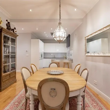 Amplio Y Elegante En Casco Viejo Con Parking شقة *