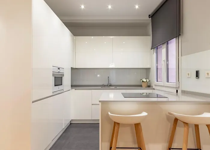 Amplio Y Elegante En Casco Viejo Con Parking